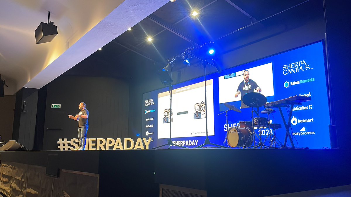 laura_eire's tweet photo. ➡️ #sherpaday comienza con un ponente de lo más top @miguelfloro que nos habla de #marketing, #negocios, errores, estrategias y #beerworking 😎 https://t.co/CnkpLRT9R2