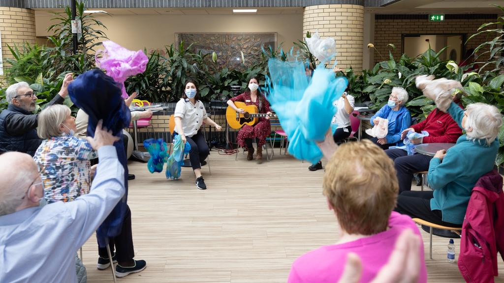 On World Music Therapy Week in Tallaght University Hospital myself & physio hosted a 'Music & Movement' class for World Parkinson's Day.  Exercises cued by songs, singing for health & dancing. Loved it!

#Worldmusictherapyweek #worldparkinsinsday #tallaghtuniversityhopsital #tuh