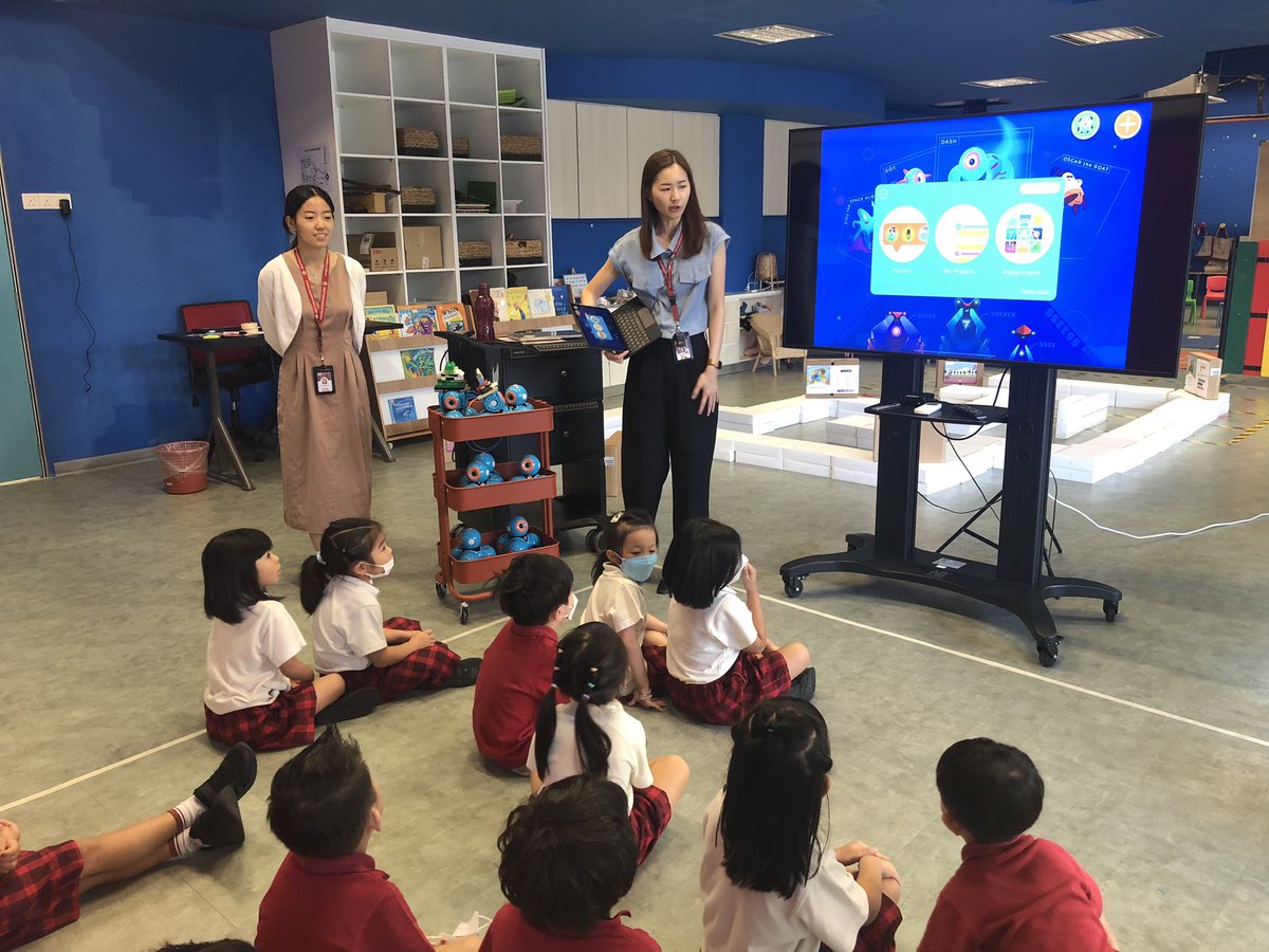 Ms Laura tweet media