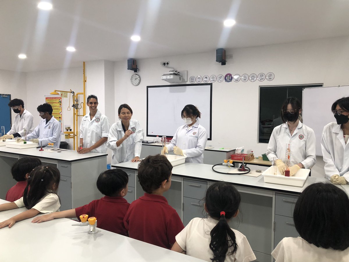 Ms Laura tweet media