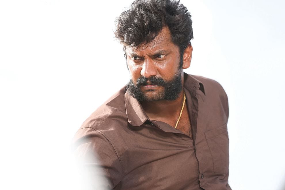 CineTimee's tweet image. #ArulNithi Starrer #KazhuvethiMoorkkan Movie Brand New Pictures Directed By #SYGowthamRaj !
@arulnithitamil ! @officialdushara ! @sy_gowthamraj !
#CineTimee !