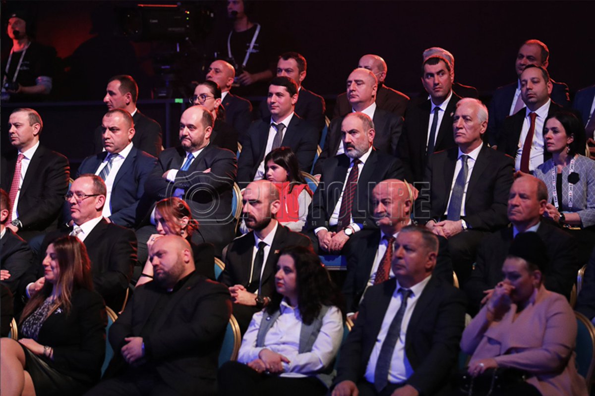 AliTahmizian's tweet photo. 🚨Azerbaijan announces it is pulling its athletes from the European Weightlifting Championship in Yerevan

The decision was taken after the Azeri flag was set on fire at last night's opening ceremony, with Pashinyan and his security council chief in attendance

#EWC2023 #Armenia https://t.co/Z8JKHgMK23