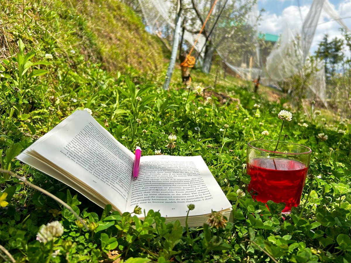 पत्रकार अवकाश पर 📝:-
What more could you ask for than sitting in your own ‘Baagicha’ during your vacation?

Can you guess what I’m sipping on ?”

#Relaxation #guessinggame #naturelovers #vacationmode