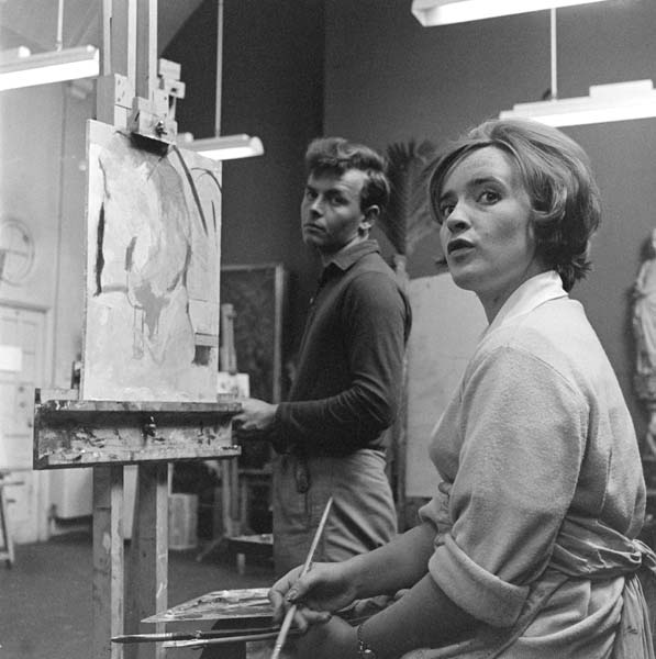 LDN_Museum's tweet photo. Students painting at the Chelsea School of Art, created in 1908 after the Polytechnic merged with Hammersmith School of Art. 
During the 1960s it had the highest enrolment of fine art students in the country

📷 © Henry Grant Collection Museum of London 1962 
#WorldArtDay https://t.co/qa4y4cFvfR