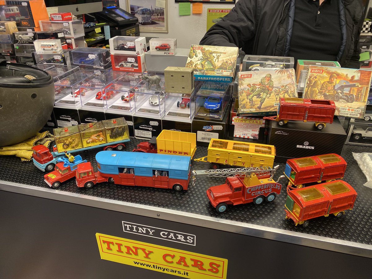 ランチァフラビアCORGI1/43，フォ－ドカプリDINKY1/43　2台セット CORGI(コーギー) 1/47 (ダイキャスト製) #490