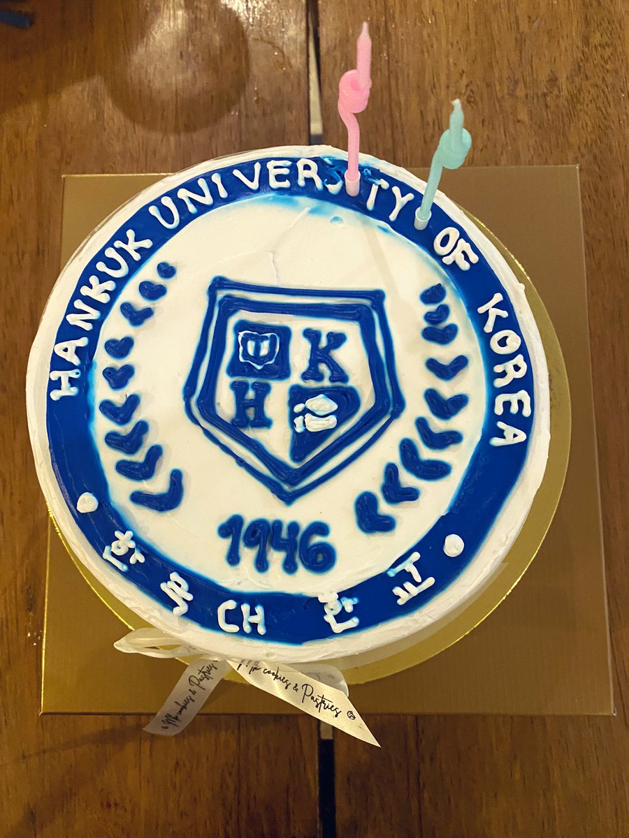 purplesheesh16's tweet photo. 💙💙💙

#2YearsWithLawSchool https://t.co/JAPFkcDmCa