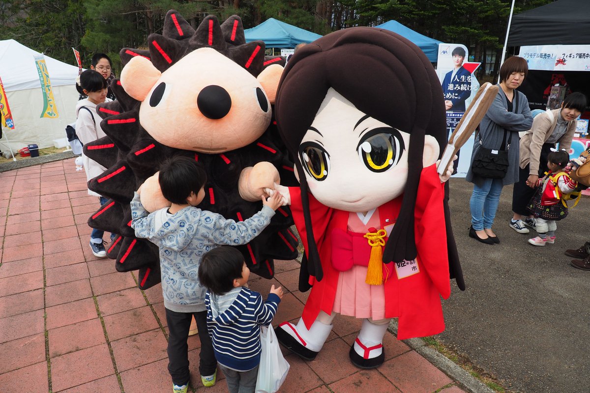 明日はTGRラリーチャレンジ2023 in 八ヶ岳茅野、コロナで中止が続いていたので久しぶりの開催ですね(^^)
が、残念ながら自分は現地には行けず....諏訪姫赤Vitzの出場や出張PLUM SHOPも有る見たいなので行きかった(+д+)
(写真は以前の茅野や渋川のイベントにて)