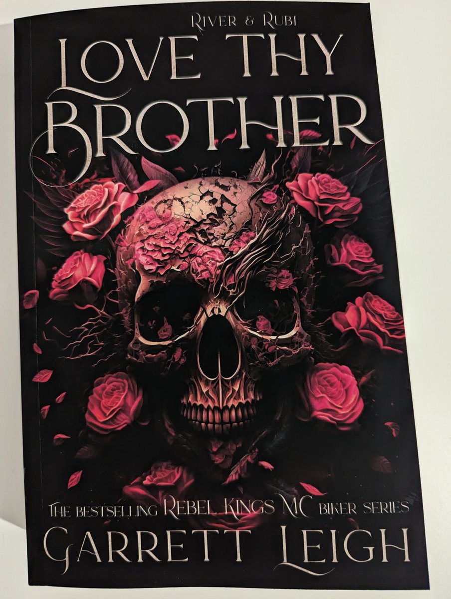 CocoYearRound's tweet photo. So I didn't trip over my own feet picking up the below book delivery and then have my eyes bug out of my head reading the 'Nash bonus scene'. 

@Garrett_Leigh your ability to pack in so much with so few words - characters, emotion, book crossovers - is fuel for my obsession. https://t.co/g9f8mWOtPD