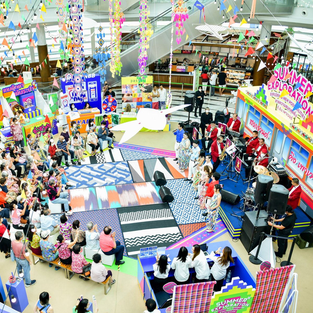 KingPowerhq's tweet photo. วงดนตรียอดนิยมตลอดกาล “สุนทราภรณ์” มามอบความสุข ที่งาน #SummerExploration เข้าชมฟรี
15 เม.ย. 66-16 เม.ย. 66
รอบการแสดง 13.00 น. และ 17.00 น.
คิง เพาเวอร์ รางน้ำ
#KingPower
#สาดความสนุกสุดซิ่งที่คิงเพาเวอร์
#ExploringNewPossibilities
#ThePowerOfPossibilities https://t.co/nJYIQamRRb