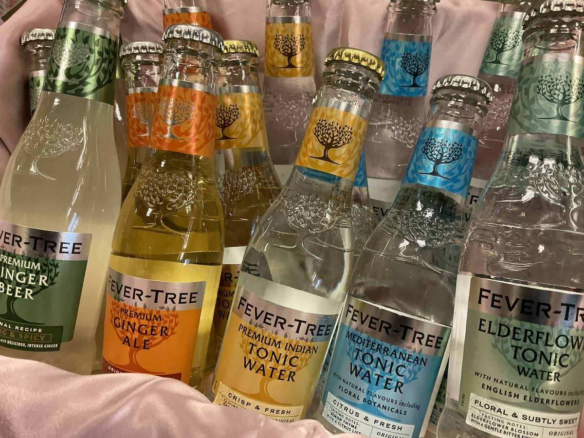 minoyawakizaka's tweet image. 割材にもこだわってみませんか？
世界中から厳選した植物由来の成分を使用した「FEVER-TREE」のプレミアムなトニウォーター＆ジンジャーエール。
ソフトドリンクとしても美味しい！
200ml、各200円(税別)
#FEVERTREE #フィーバーツリー #トニックウォーター #ジンジャーエール