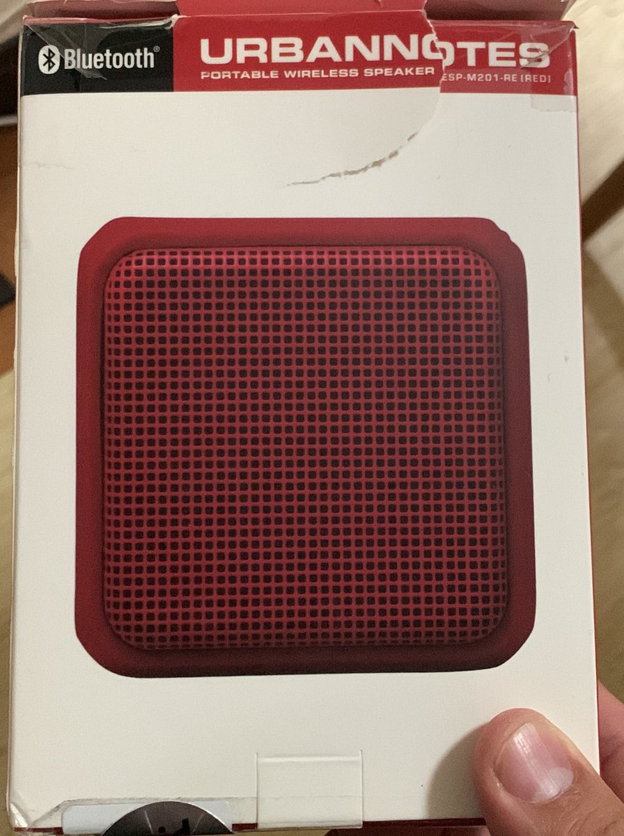 Z37510029's tweet image. ドンキで買った８００円のスピーカー🔈なかなかのクオリティでビックリ‼️😳
#donki_donki 
#URBANNOTES
#安い