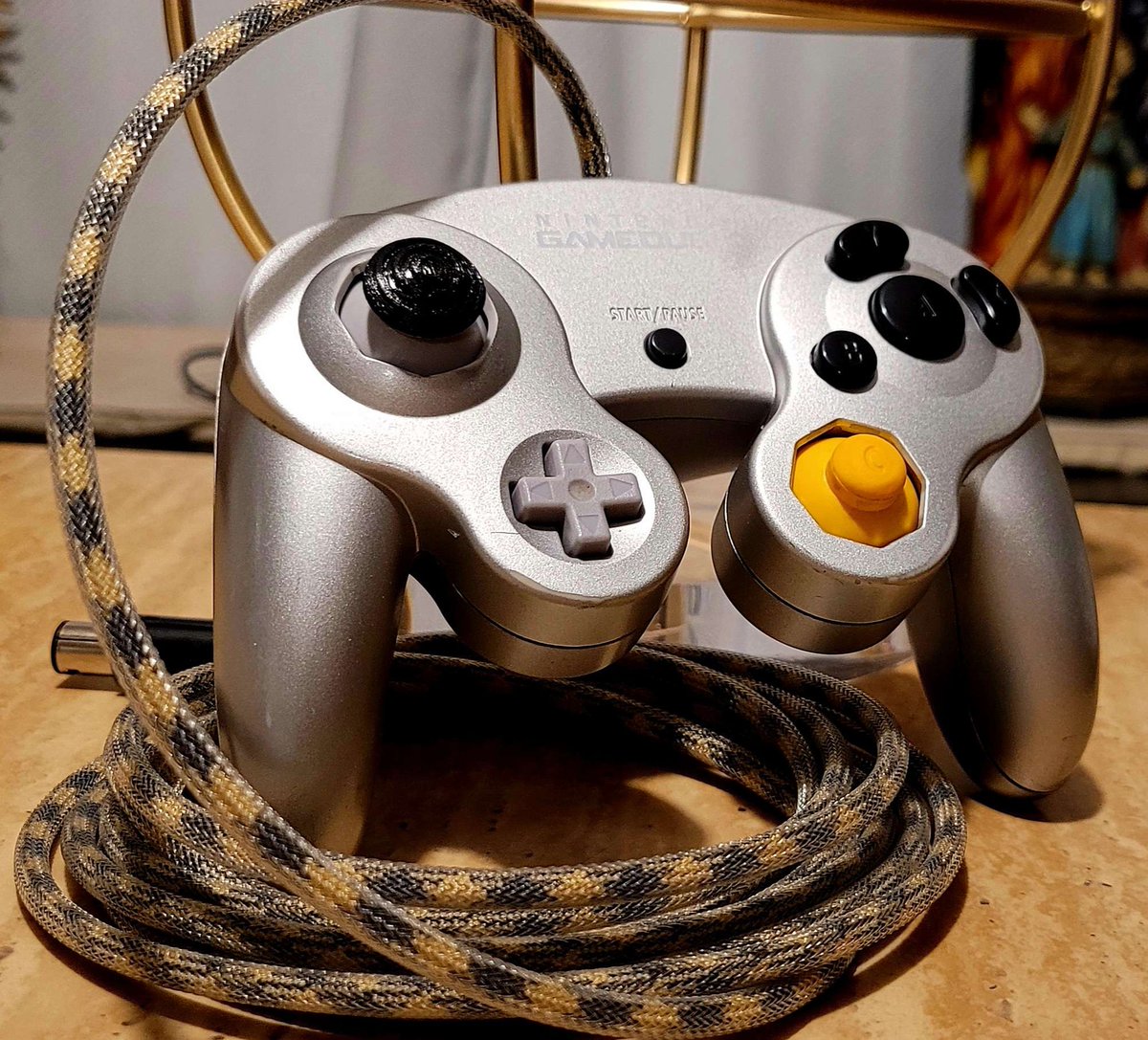 Controller Giveaway for everyone that enters Smash@Epoch 8 Today. Ult Only Controller
- Synnett Cap
- Mechanical Keyboard Triggers
- Adjustable Anti-Snapback Module
- Paracord with Techflex Cable
- Clicky Face Button Membrane
- Stabilized Face Buttons
- Mouse Switch Z Button