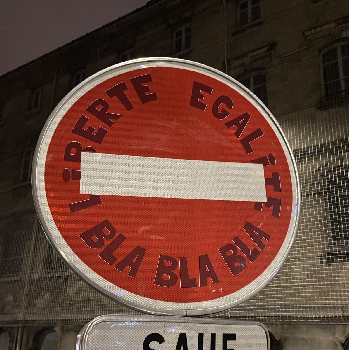 CletAbraham's tweet photo. Liberté
Égalité
Bla bla bla
Liberté
Égalité
49.3
Liberté
Égalité
Violences policières
Liberté
Égalité
Conseil constitutionnel
Liberté
Égalité
………..
#ReformeDesRetraites #StreetArt #clet https://t.co/saOyvgRPG0