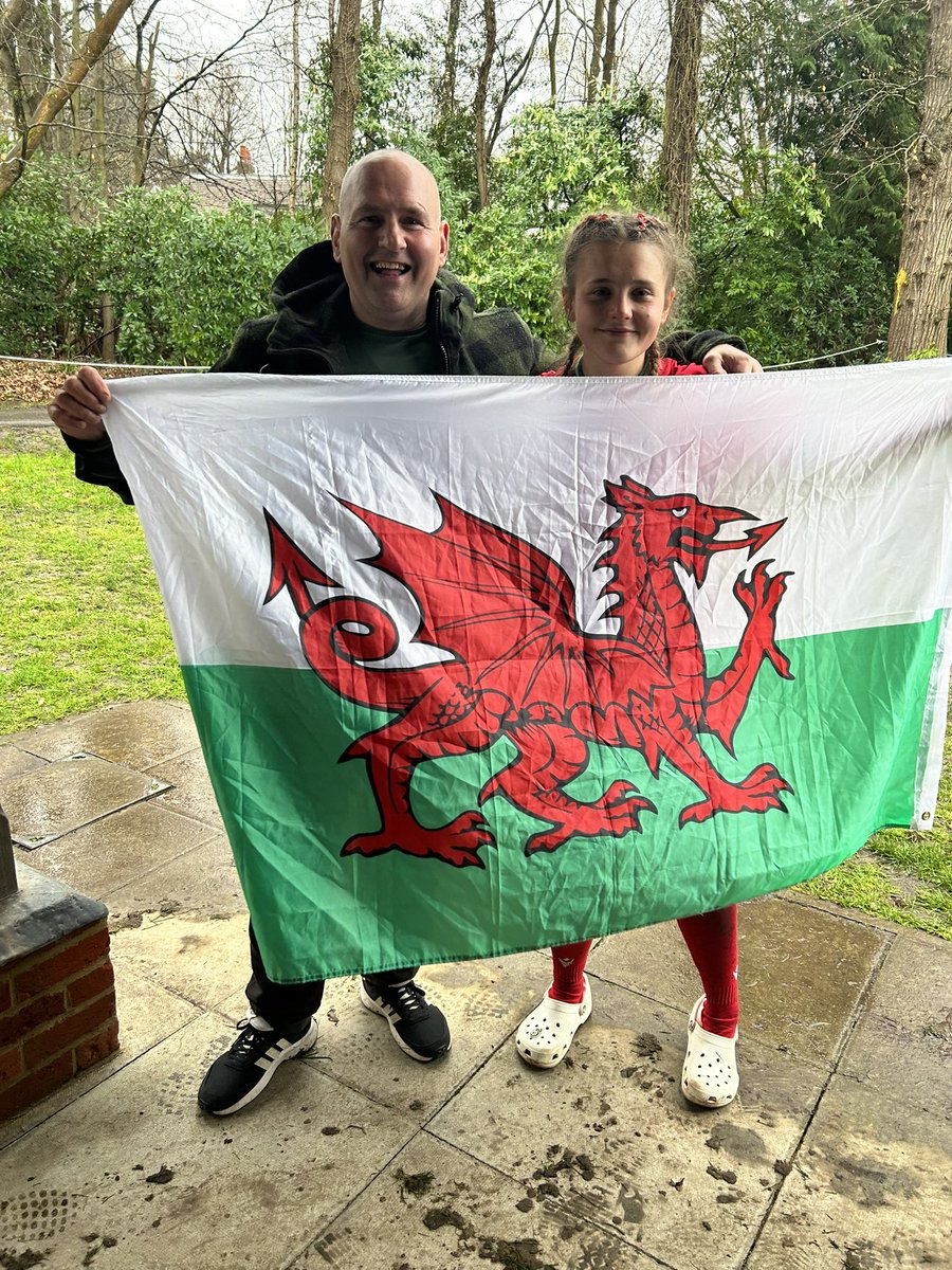 EricaMorgan676's tweet photo. So proud of this pair, my brother and niece…sorry I can’t be there today @AbiMeyrick but I can’t change your cousins 21st birthday 🤣 just know that my legs will be tensing with every scrum, just like when your dad was playing. Love you princess no2 xxxx #womensrugby #sixnations https://t.co/NMbH8gDPpR