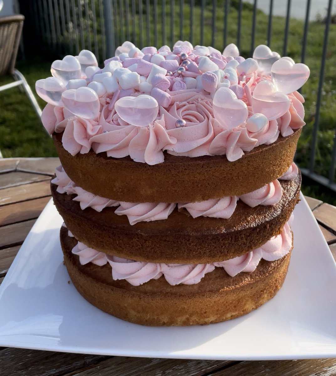 Here is our Pink Gin cake 🤩 make sure you leave the car keys at home! 

#blueberryscafe #cakesofinstagram #cake #iow #homemade #saturday #tasty #tasty #easter #easterholidays #EasterHolidays2023 #weekend