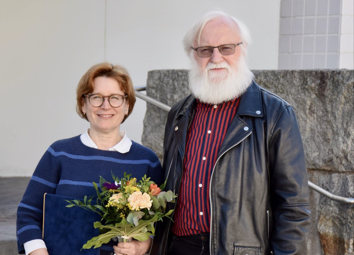 Tiedon helmi -palkinto Yves Gambier’lle ja käännöstieteen väitöskirjapalkinto Mary Nurmiselle: sktl.fi/?x18668=3529345 Paljon onnea! #KäTu #KäTu2023 <a href="/UniTurku/">Turun yliopisto - University of Turku</a> @TampereUni <a href="/KaTuSymposium/">KaTuSymposium</a>