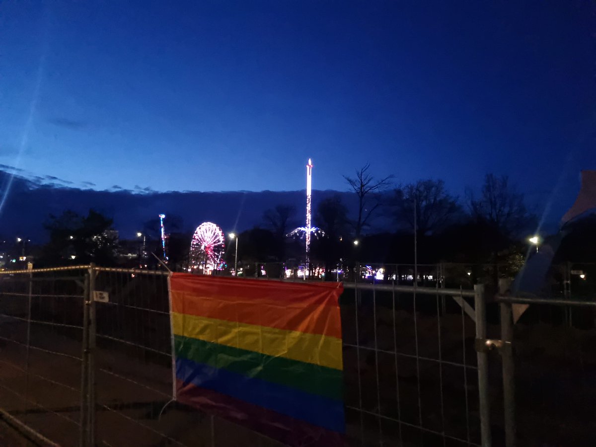 Na een week vol schokkend nieuws over haat en geweld tegen de LHBT+ gemeenschap, geven wij antwoord aan de oproep van de COC om heel Nederland vol regenbogen te hangen. Zo geven wij het signaal dat er geen ruimte is voor haat! 💪🏳‍🌈✊