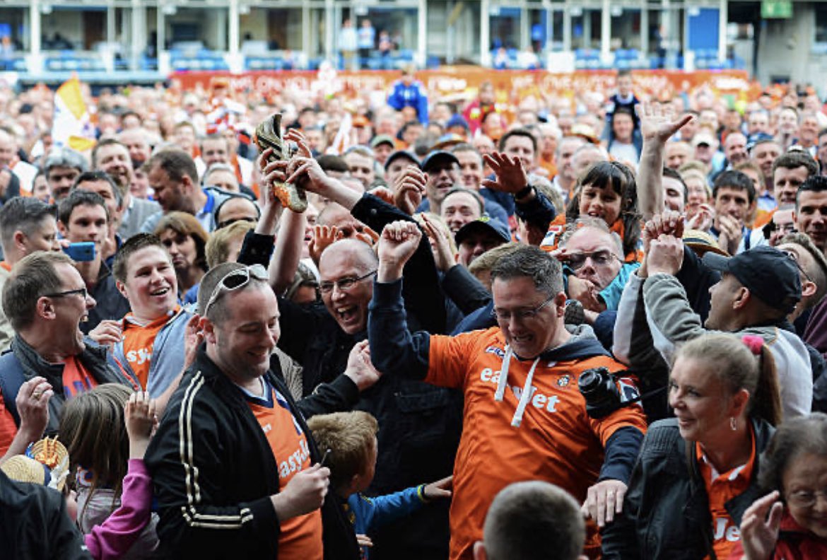 wearelutontown's tweet photo. #OTD 9 Years Ago - Luton Town were promoted back to the Football League

An @Amariibell goal and a 2-0 win for Kidderminster against Cambridge crowned Luton Town Champions without even kicking a ball.

📸 Next game against #FGR 

#LutonAreBack | #SkrillPremier https://t.co/FjQWLc1pKk