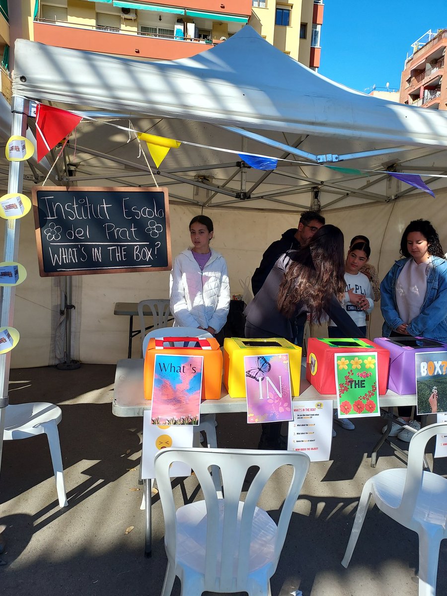 interseccions__'s tweet photo. Everyone is ready for the Spring festival.
Join us at plaza Catalunya
#springfestivalprat #compartiminterseccions #elprat #English https://t.co/iyCy6ptQLH