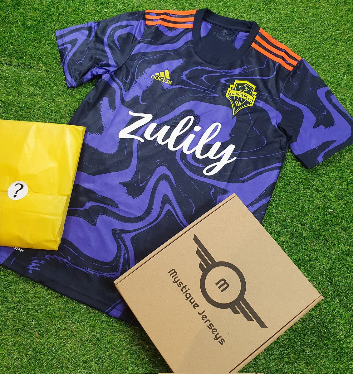 ⏰️ Premier League Giveaway ⏰️

If Erling Haaland scores ANYTIME today, someone will win a Mystery Football Shirt 👕

➡️ Mystiquejerseys.com 📦❓️👕

🔄 Retweet to enter

* Also running on Instagram &amp; Facebook