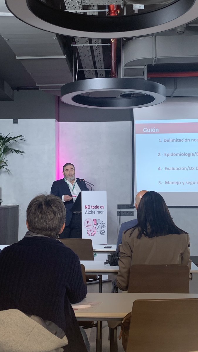 NeuroRaquelGZ's tweet photo. It is always a pleasure to listen ⁦Dr Carnero about cognition and cognitive decline https://t.co/Apnu3QYJ4D