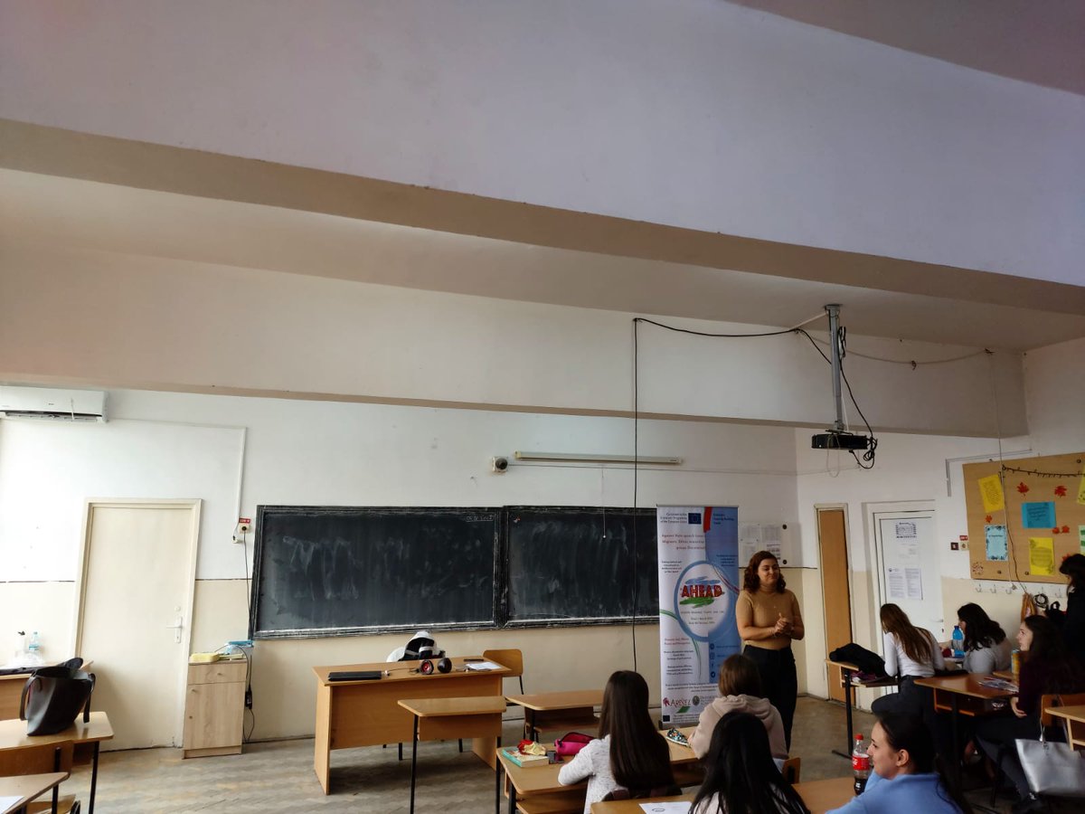 AHEAD_cby's tweet photo. On the 6th of April, #ARESEL held a 8th local action in Ploiesti with local students. A class of students of the Colegiul National Pedagogic “Regina Maria” from Ploiesti has participated to an informative and awareness event related to #AHEAD project. #EplusAHEAD #erasmusproject https://t.co/i4Mw4TSq0F