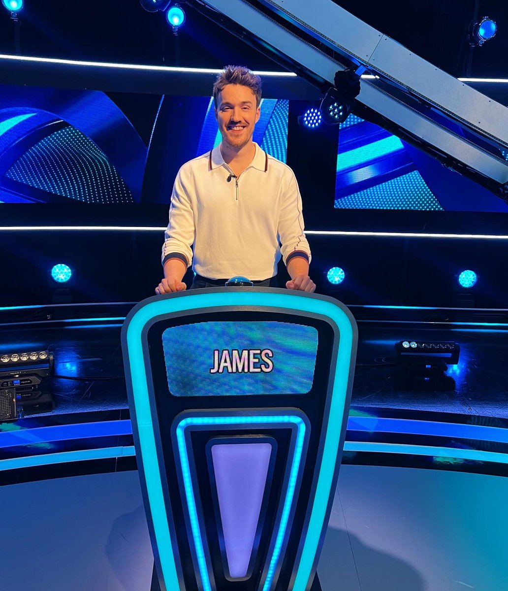 If you’re in need of some Saturday night comedy, I’m on celeb weakest link tonight, 18:15PM on BBC1. Sadly no Man Utd questions, but was alongside a Liverpool legend 😳🔗 #weakestlink