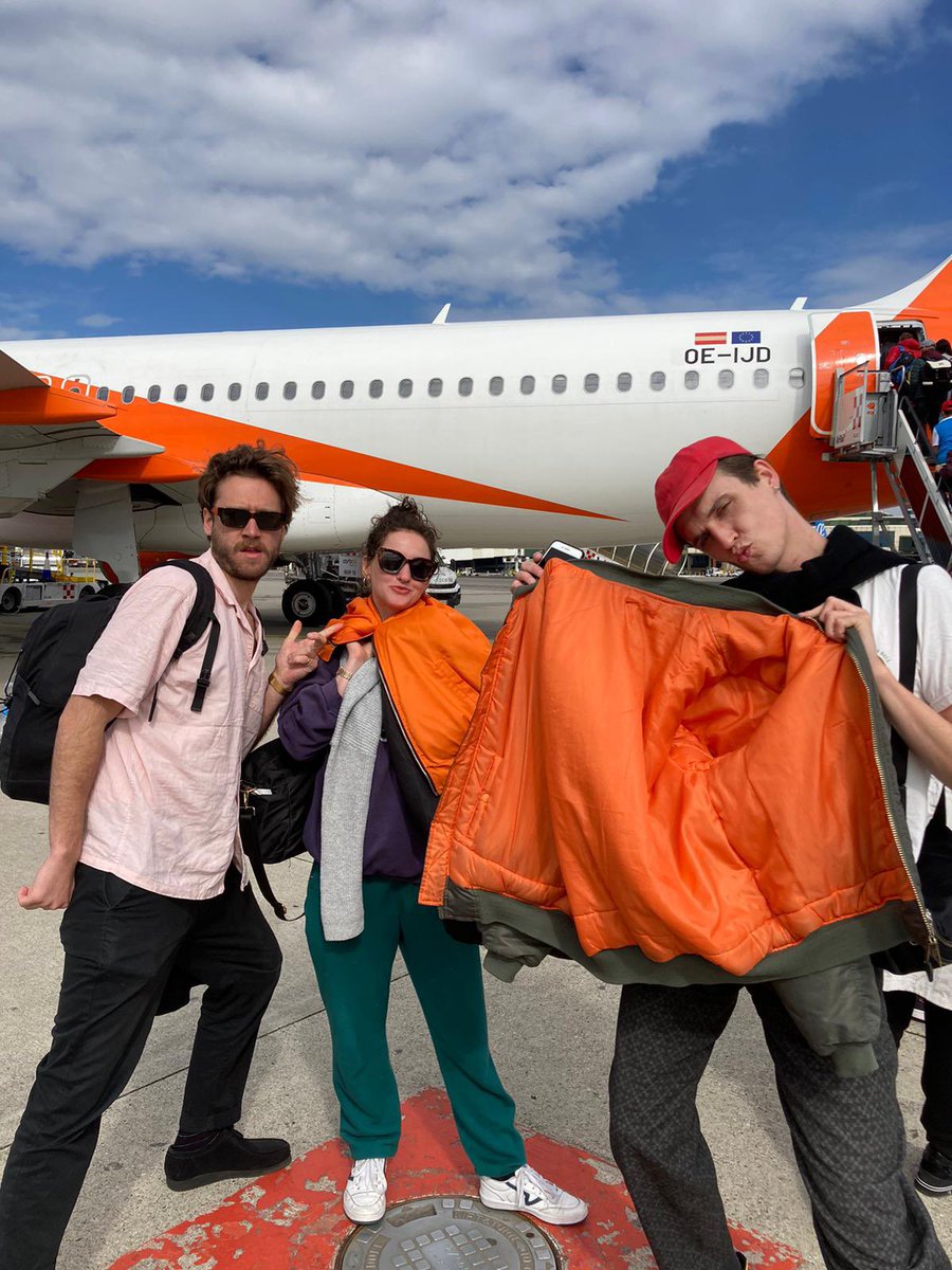 RyanBaughan's tweet photo. @easyJet - NOW THIS IS A PROPER AIRLINE.

EasyJet to the rescue after 48hs of hell.
Stuck and abandoned in Milan airport thanks to the disgusting service from @wizzair 

#EasyJet #Wizzair #KeepItEasyandDontWizzYourself https://t.co/1mUXKdJWhX