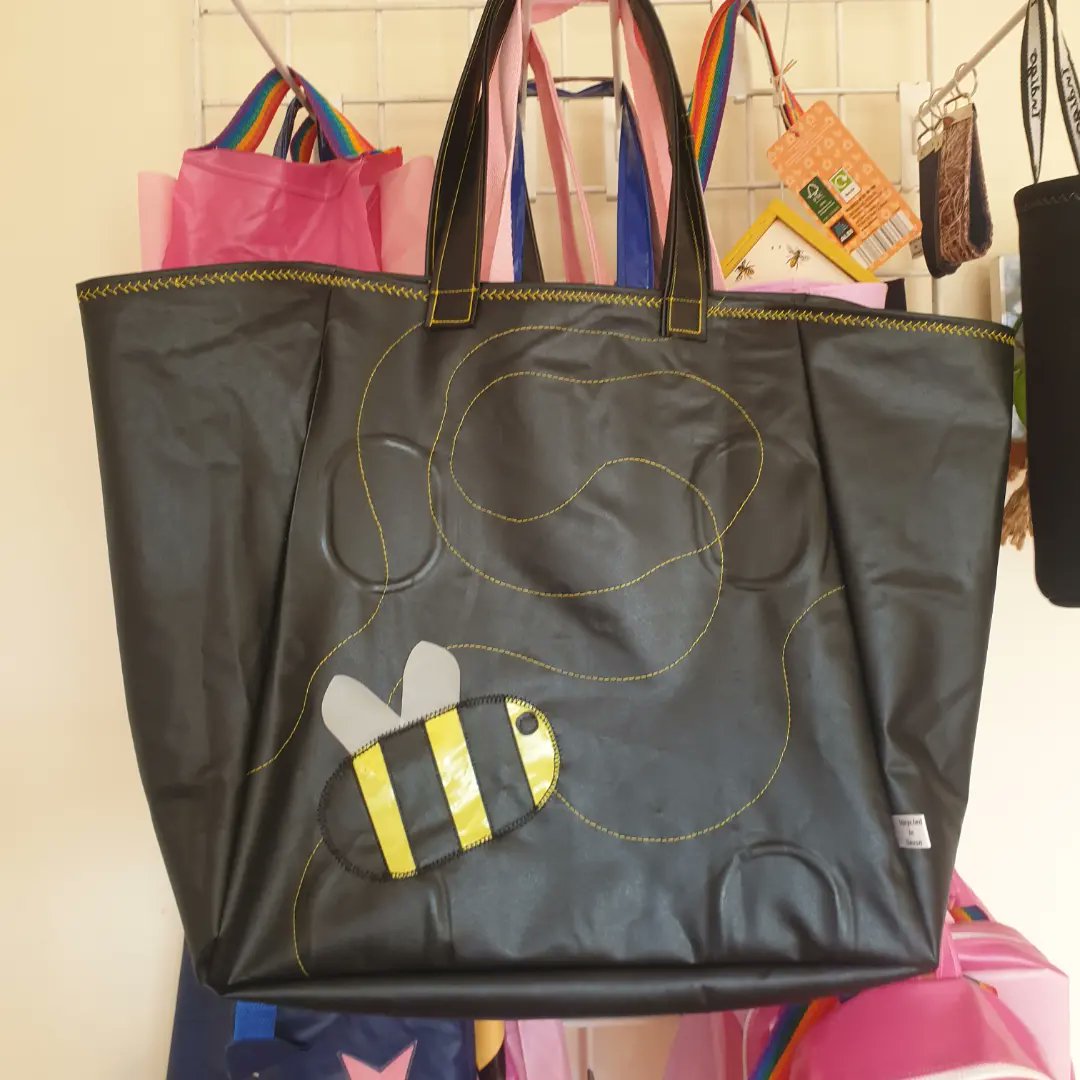 UpcycledInDevon's tweet photo. 🐝🐝🐝 The Bee bag is up. I feel this one won't bee around for too long. 🐝🐝🐝

https://t.co/OlnGXtCDwZ

#beesofinstagram #saveourplanet #savethebees #eco #veganuk #upcycling #zerowaste #savingdevon #savingtheseas #devon #devonbusiness #sidmouth https://t.co/fVmsooZAgC