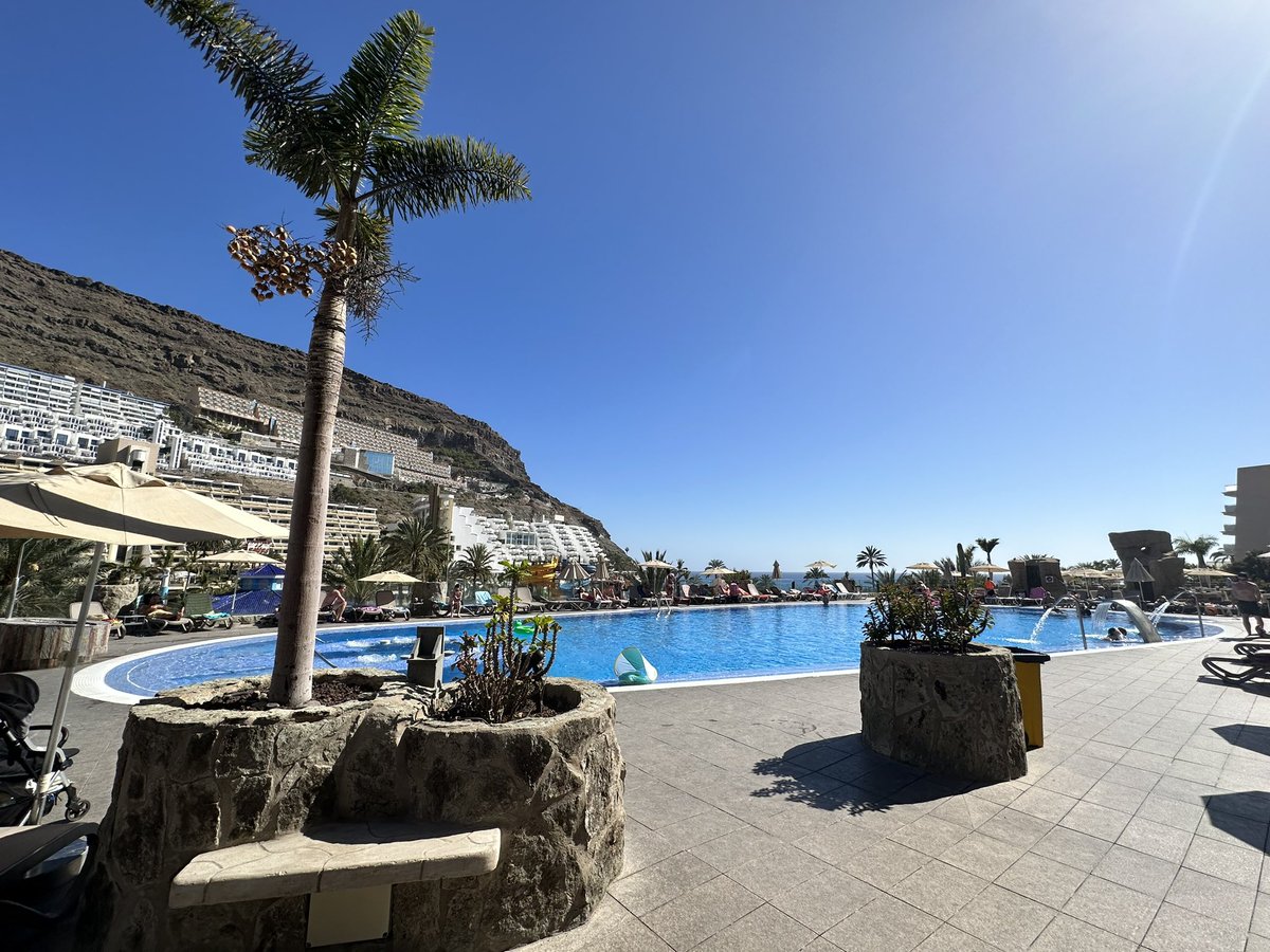 BadToxic's tweet image. #PoolArea in our #hotel #ValleTaurito.

#pool #bar #poolBar #snacks #snackBar #buffet #view #Aussicht #ParadiseHotel #tropical #tropisch #vacation #trip #travel #Reise #Holliday #urlaub #Canaries #CanaryIslands #Canary #GranCanaria #island #Insel #Taurito #Spain #Spanien