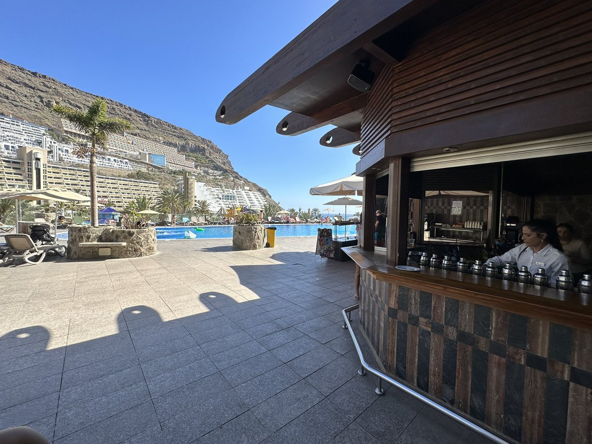BadToxic's tweet image. #PoolArea in our #hotel #ValleTaurito.

#pool #bar #poolBar #snacks #snackBar #buffet #view #Aussicht #ParadiseHotel #tropical #tropisch #vacation #trip #travel #Reise #Holliday #urlaub #Canaries #CanaryIslands #Canary #GranCanaria #island #Insel #Taurito #Spain #Spanien
