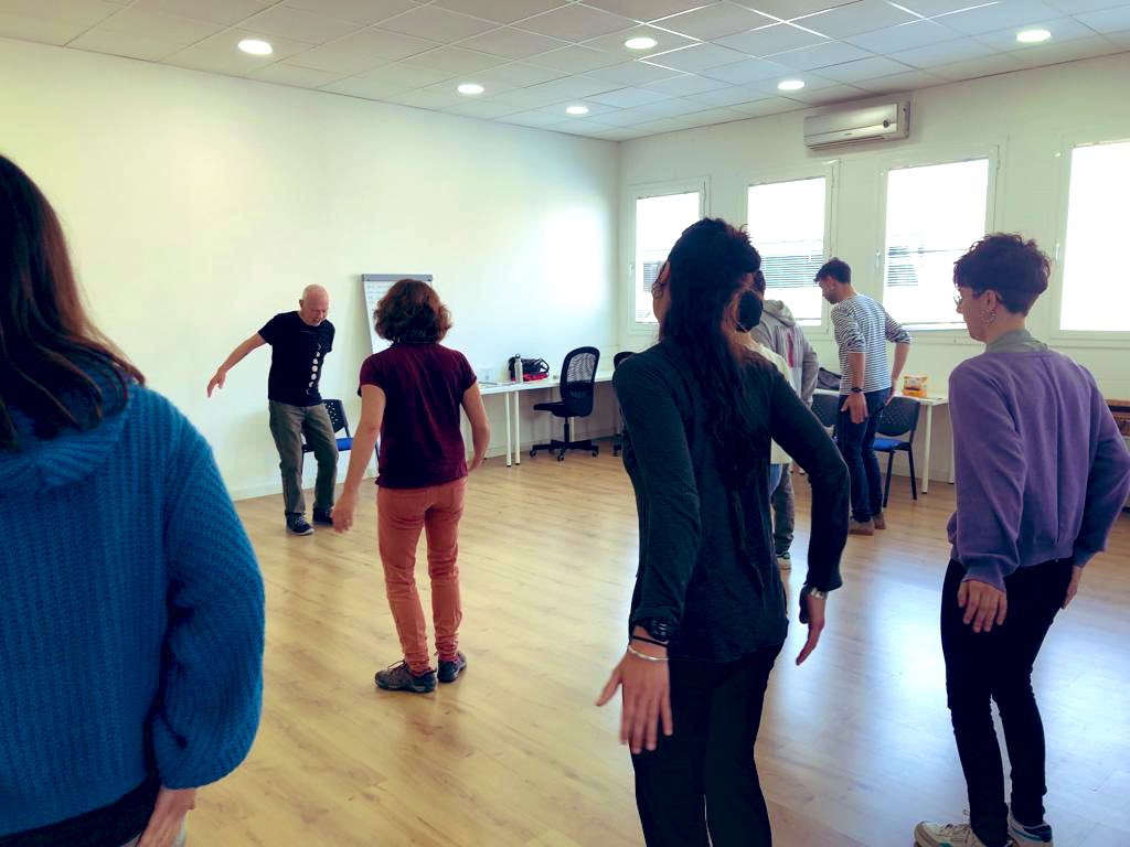 musicoopcat's tweet image. Ahir vam poder gaudir d’una classe magistral de “Body Percussion” a mans d’en Keith Terry, per a les treballadores de la cooperativa 🤌🏼🍀

#bodypercussion #keithterry #bodymusic #music