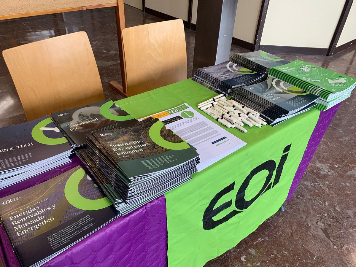 eoi's tweet photo. 📢 Todo un éxito de participación el evento #actionspaces organizado por @YouthSpeakForum en Madrid. ¡Gracias y enhorabuena! 🙌
🟢 Los asistentes llevaron a cabo la co-creación de #proyectos innovadores bajo la metodología #designthinking.
#somosEOI https://t.co/wYSM4o6G91