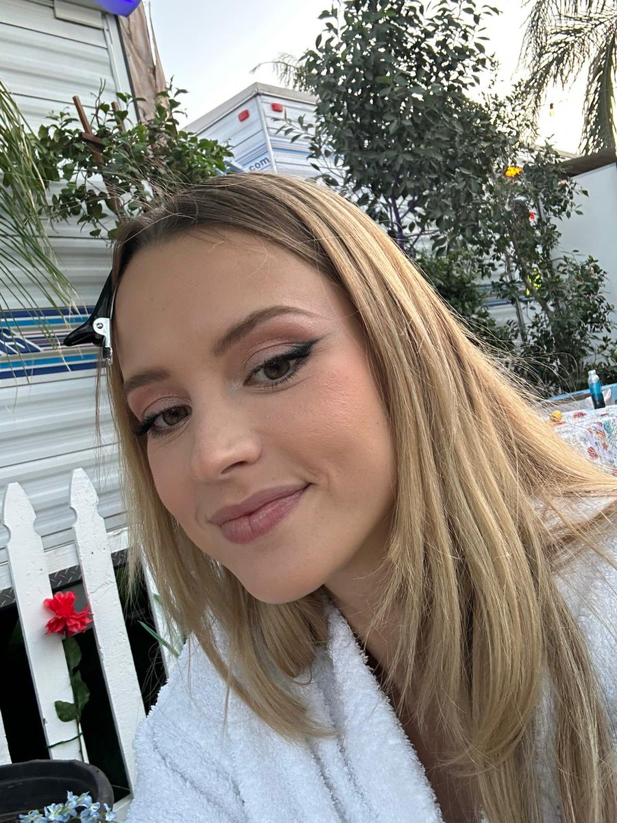 angele_vl's tweet photo. Ohlala @coachella 💕💕💕 https://t.co/65wTaSECvk