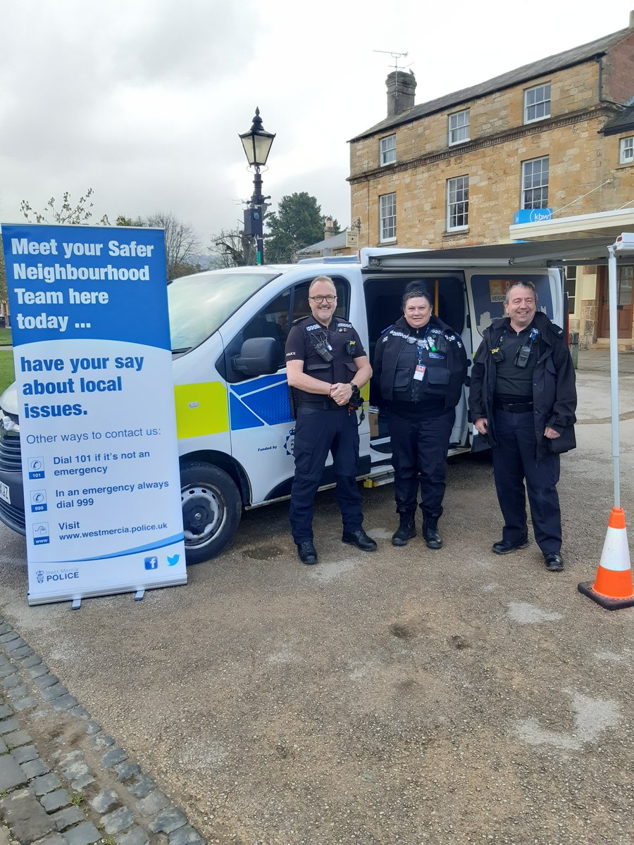 PC Bolton is with @EveshamCops  in Broadway doing bike marking using @SmartWater_CSI. We are here until 12pm. #PolicingPromise #bikesafe # security @CCPippaMills @WestMerciaPCC @WMPRuralMatters @WeDontBuyCrime