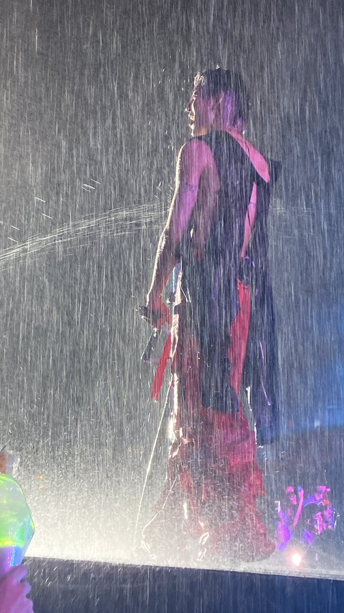 hydrate_hr's tweet photo. แบมๆฉีดน้ำเเบบ🤣 เธอโกรธไรเราปะ 5555555555555555555555555
#WaterbombBangkok2023 #bambam @BamBam1A https://t.co/lKaDb2O3LH