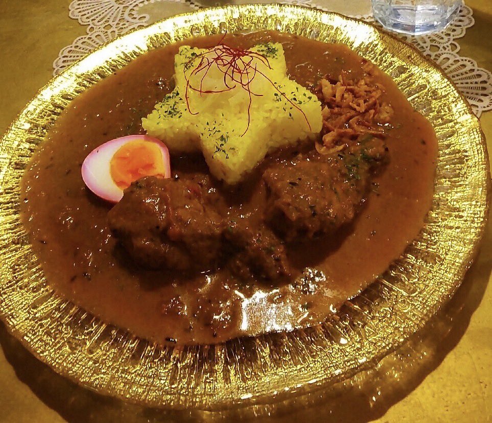 alone_curry's tweet photo. 雨があがってきましたね^ ^
今夜も元気にオープンてす✨ https://t.co/yxKKXaXLbq