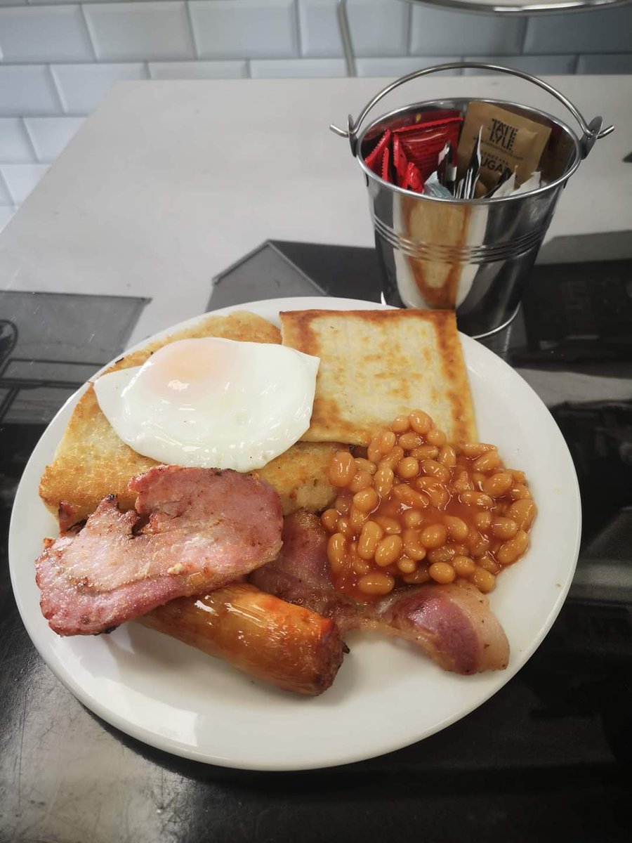 BrorsDeli's tweet photo. 𝗛𝗮𝗽𝗽𝘆 𝗴𝗿𝗮𝗻𝗱 𝗻𝗮𝘁𝗶𝗼𝗻𝗮𝗹 𝗱𝗮𝘆 𝗲𝘃𝗲𝗿𝘆𝗼𝗻𝗲 🥳

Before your Saturday plans make sure you get your belly full 🤤

We have you sorted breakfast lunch or dinner 😍

07702494938 

Sit in , take away, deliveries 🤳 https://t.co/PEoPcJj4X4