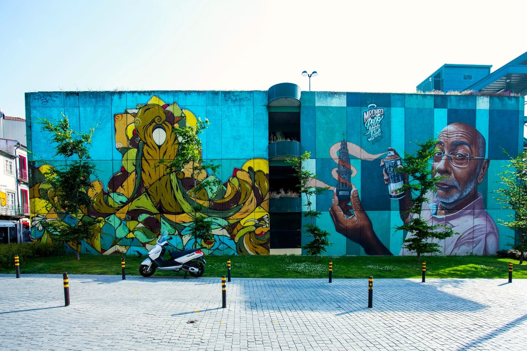 Happy World Art Day! Let‘s celebrate by exploring museums and doing art tours? 😉🇵🇹🇪🇸 

Find your favorite art related activity here 👇 
livingtours.com/en/

#worldartday #museumlover #spainart #portugalart #arttour #streetart #streetartportugal #streetartspain