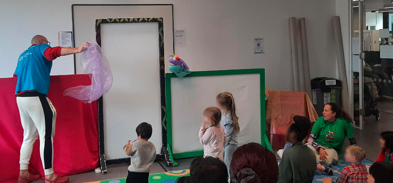 BarnetLibraries's tweet photo. Thanks to @CHICKENSHED_UK for a wonderful 'Tales from the Shed' session at Colindale library on Thursday! The children (and adults) really enjoyed themselves! ๐
#CreativeCommunitiesColindale #DiscoverYourLibrary https://t.co/mtwzp7BWgv