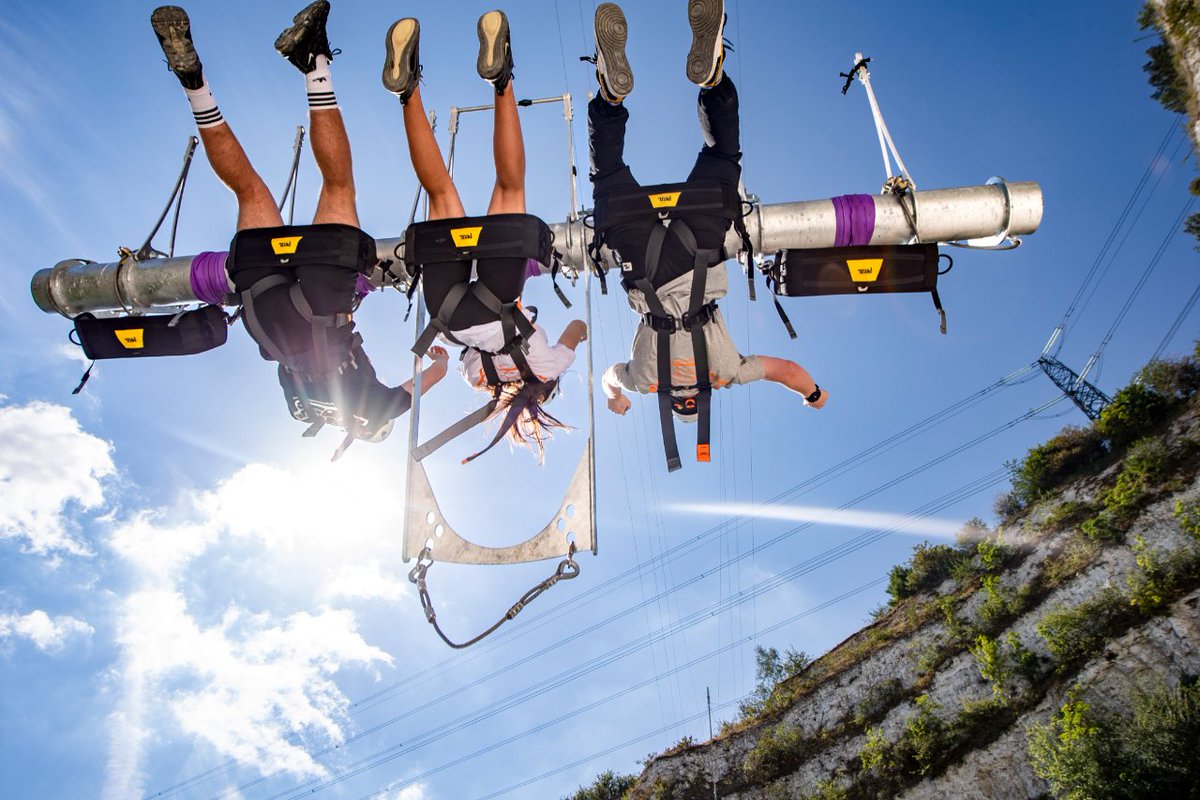 VisitSEEngland's tweet photo. @HanglooseAdv is the ultimate adventure destination located in the heart of #Kent, UK. 
With a range of thrilling activities such as the world-famous Skywire, the breathtaking Big Drop, and the adrenaline-pumping Gravity Leap
🌐https://t.co/CCyfiOSQf2 https://t.co/r4PGBupaVB