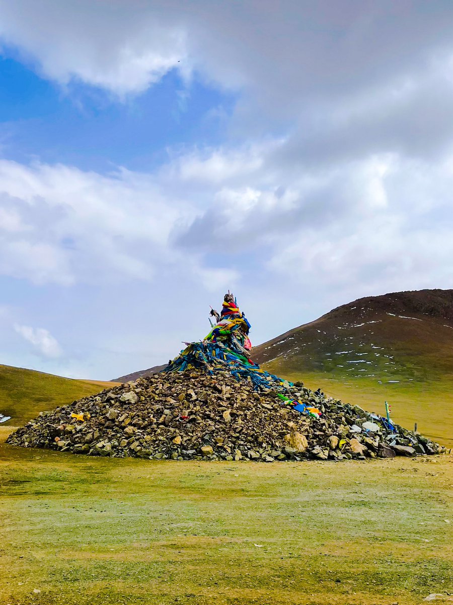 MayaKaru's tweet photo. How interesting is #Mongolia 🇲🇳
From shaman mounds, ger houses, the great Genghis Khan to the post-communist resurgence. 
Definitely much more to see! https://t.co/pG1p7i5oxv