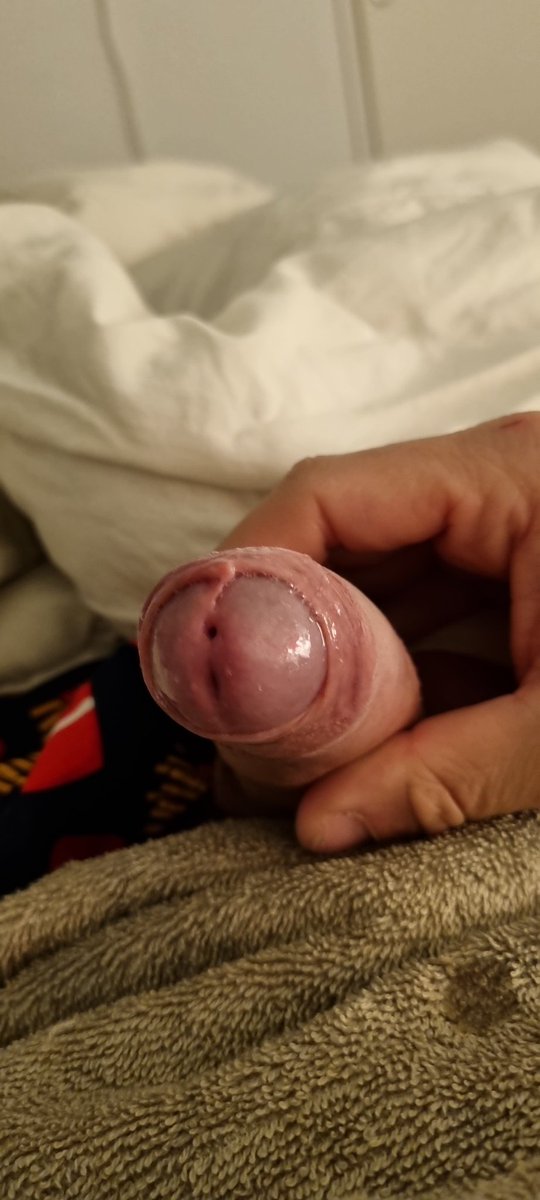 alohagrenade's tweet photo. qui vient lecher ? #precum #gaytoulouse #wantfuck https://t.co/c09bWOdSPt