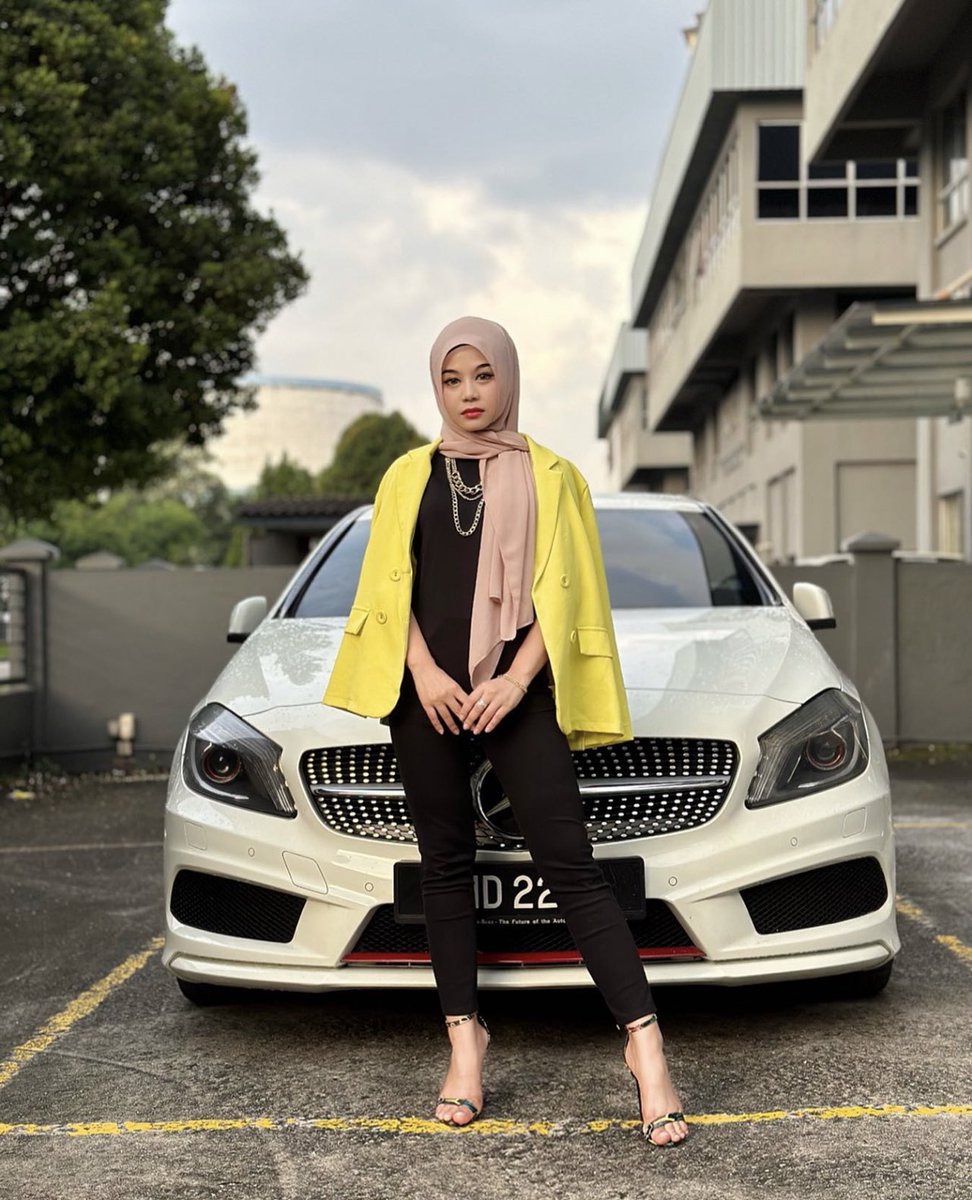 twtbiy's tweet photo. Orang bagi kerja suruh buat kerja, bukan pi sondol laki orang. https://t.co/Os23qYIlNK