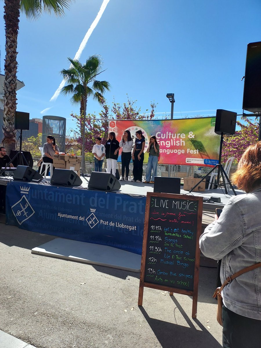 interseccions__'s tweet photo. Live music, bingo amb many activities all morning #Springfestivalprat @ElPratCultura @ElPratEducacio https://t.co/ThTARWzmPO