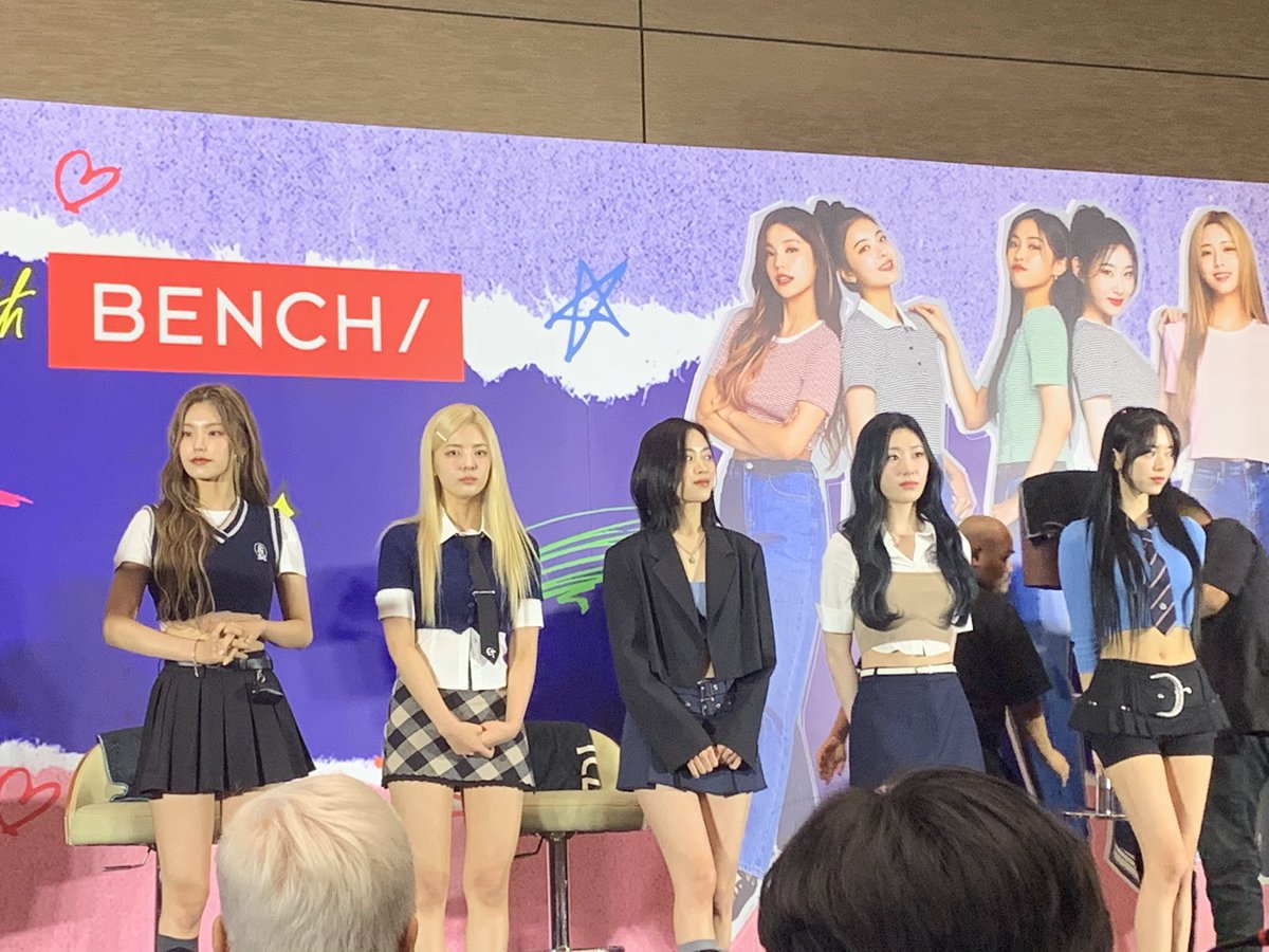 ysa_abad's tweet photo. THEY’RE BACK, FILIPINO MIDZYs! 

NOW: K-pop girl group #ITZY (@ITZYofficial) holds a press conference with PH media. The group will be holding a fan meeting at the Mall of Asia Arena tomorrow, April 16. #BENCHxITZY | @rapplerdotcom https://t.co/qIMWi0MG41