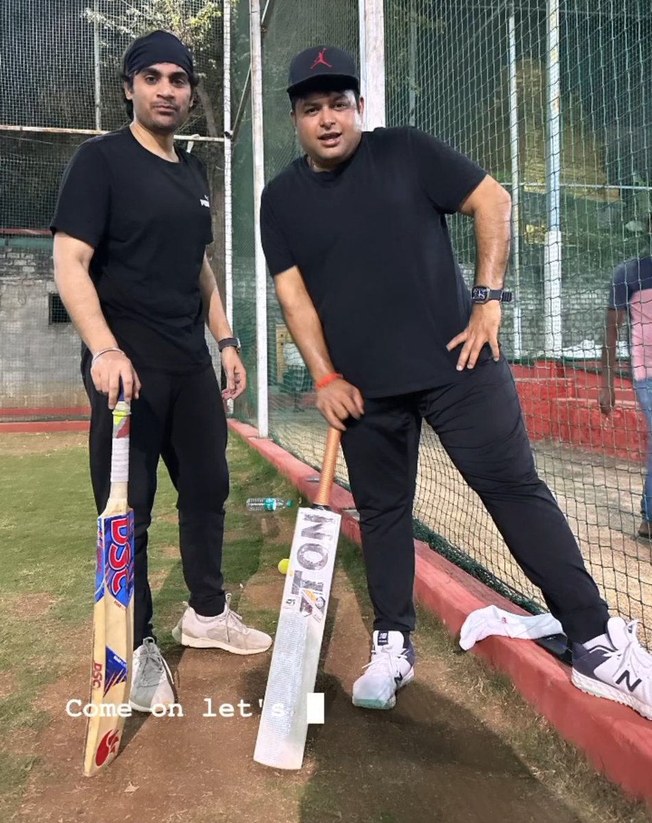 KingKalyanFC's tweet photo. Nuv kottu saami @MusicThaman
Team #OG 😎

#FireStormIsComing https://t.co/2yjwbyiHNI