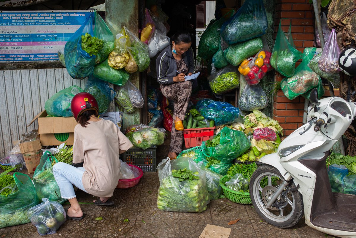 Order Out Of Chaos

Hue 2022

Featured in my brand new zine on Vietnam ‘The Restored Sword’. Read more & buy at michaelgoldrei.com/eggs-press

#streetphotography #vietnam #hue #photobookjousting