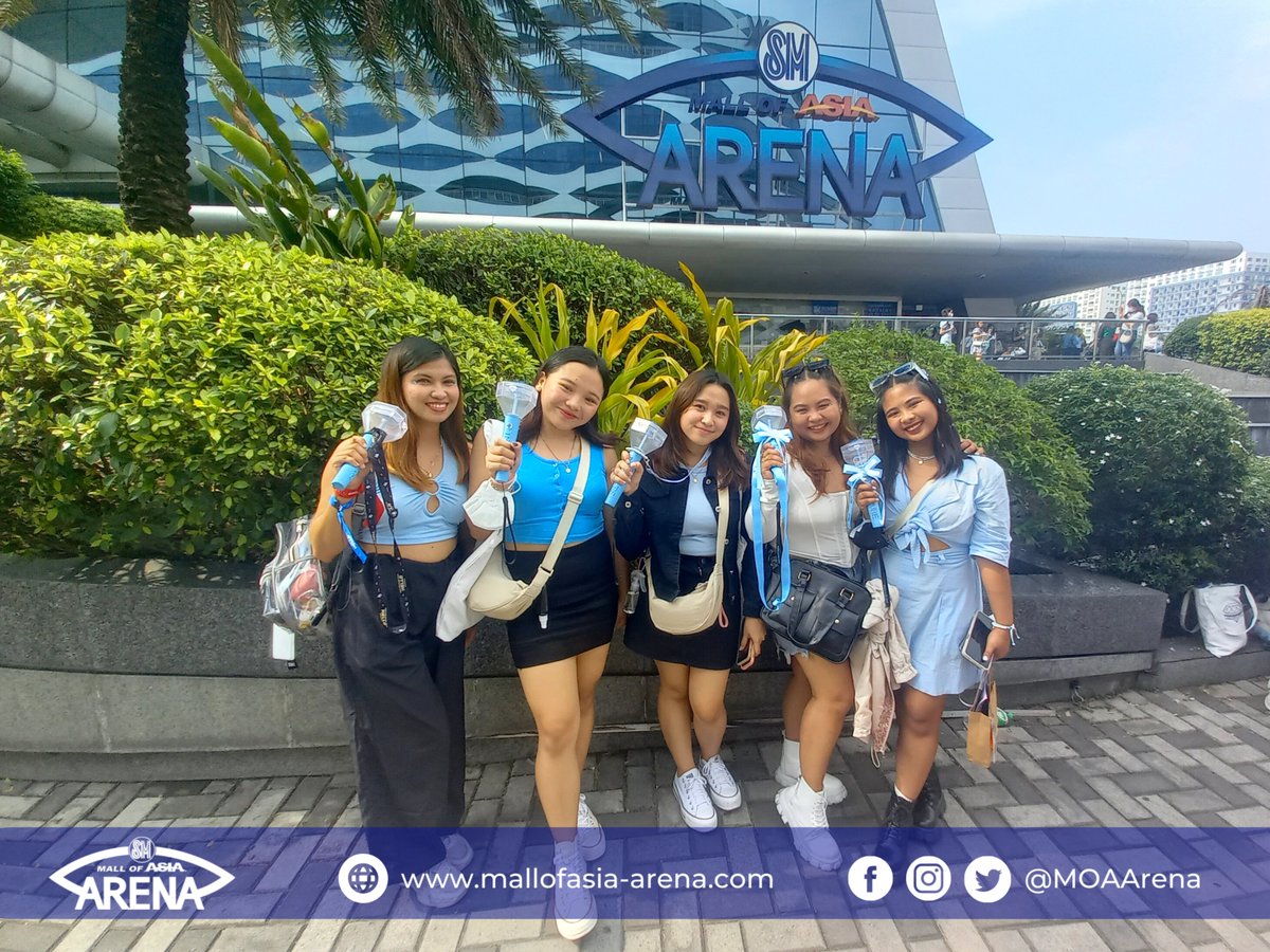 MOAArena's tweet photo. We’re GOING CRAZY!

#TREASURE_HELLO_IN_MANILA Day 2 happening at the SM Mall of Asia Arena tonight.

#TREASUREAtMOAArena is presented by @livenationph 

#ArenaSafe
#ChangingTheGameElevatingEntertainment https://t.co/WZgu0eaklE