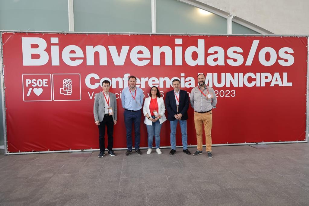 psoevalladolid's tweet photo. La delegación del @psoevalladolid encabezada por @oscar_puente_ ya está en la Conferencia Municipal que el @PSOE celebra este fin de semana en #Valencia

Proyectos sólidos, liderazgo y compromiso con lo público y las políticas de proximidad. 

#DefiendeLoQuePiensas https://t.co/MfwAau1ANF